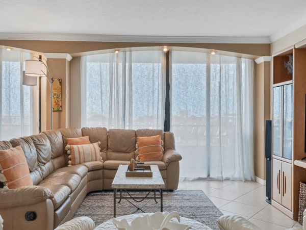 Sixth floor Condo with views of Northern Siesta Key and the Gulf